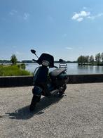 Vespa Sprint 50cc - Full option -2023 model met custom kleur, Fietsen en Brommers, Scooters | Vespa, Ophalen, Maximaal 45 km/u