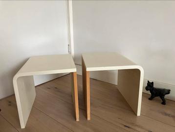 Auping Auronde tafeltje nachtkastje aangepaste aanhaaktafel beschikbaar voor biedingen