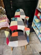 Twee kuipstoeltjes van verschillende lapjes stof, Huis en Inrichting, Stoelen, Ophalen of Verzenden, Zo goed als nieuw, Stof, Twee