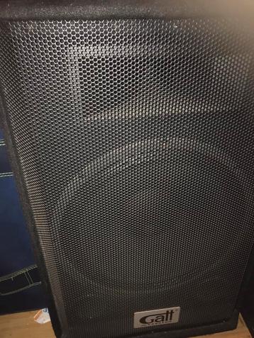 PA system met draaitafel mixer en boxen  beschikbaar voor biedingen