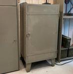 Industriële werkplaats kast - vintage ijzeren kast, Ophalen, Gebruikt