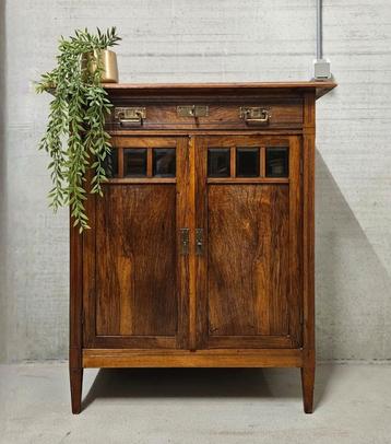 Antieke brocante Art Deco meidenkast vintage ondiepe kast beschikbaar voor biedingen