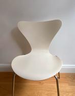 Twee Fritz Hansen vlinderstoelen, Huis en Inrichting, Stoelen, Kunststof, Gebruikt, Wit, Ophalen of Verzenden