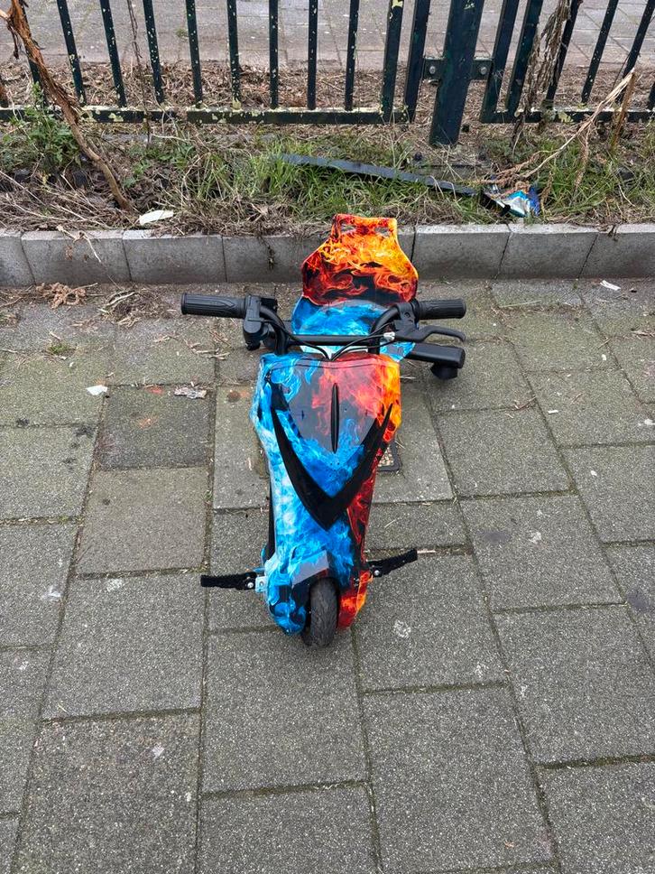 Elektrische scooter - Uniek design!, Fietsen en Brommers, Snorfietsen en Snorscooters, Gebruikt, Overige merken, Elektrisch, Ophalen