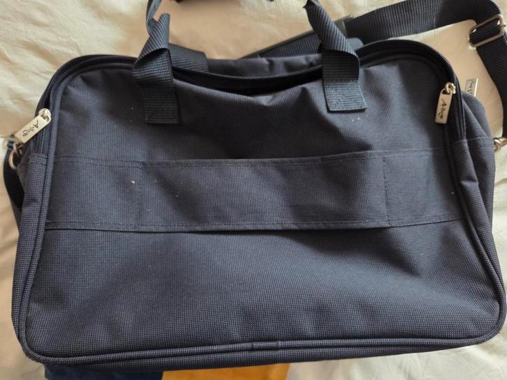 Mooie blauwe reistas ook geschikt als laptop tas, Sieraden, Tassen en Uiterlijk, Tassen | Reistassen en Weekendtassen, Zo goed als nieuw