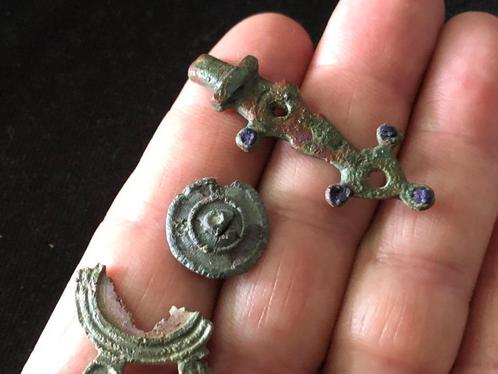 Romeins Brons GLASPASTA blauw groen oranje wit ! Bodemvondst, Antiek en Kunst, Curiosa en Brocante, Ophalen of Verzenden