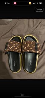 Louis vuitton slippers maat 40, Kleding | Heren, Ophalen of Verzenden, Overige maten, Zwart