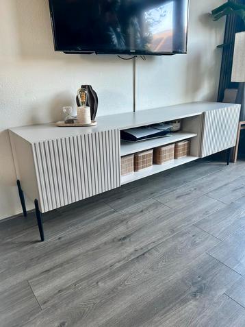 Beige TV meubel Alex - Nieuwstaat! beschikbaar voor biedingen