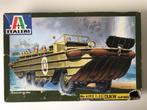 ROWASP OUTLET | Italeri 1/35 6392 DUKW | AAN BEGONNEN, Hobby en Vrije tijd, Modelbouw | Auto's en Voertuigen, Gebruikt, Italeri