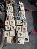 Div geaarde en ongeaarde stopcontacten en schakelaars, Ophalen of Verzenden, Gebruikt, Stopcontact