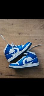 Jordan 1 Mid Royal Blue, Kleding | Dames, Schoenen, Ophalen of Verzenden, Zo goed als nieuw, Blauw, Sneakers of Gympen