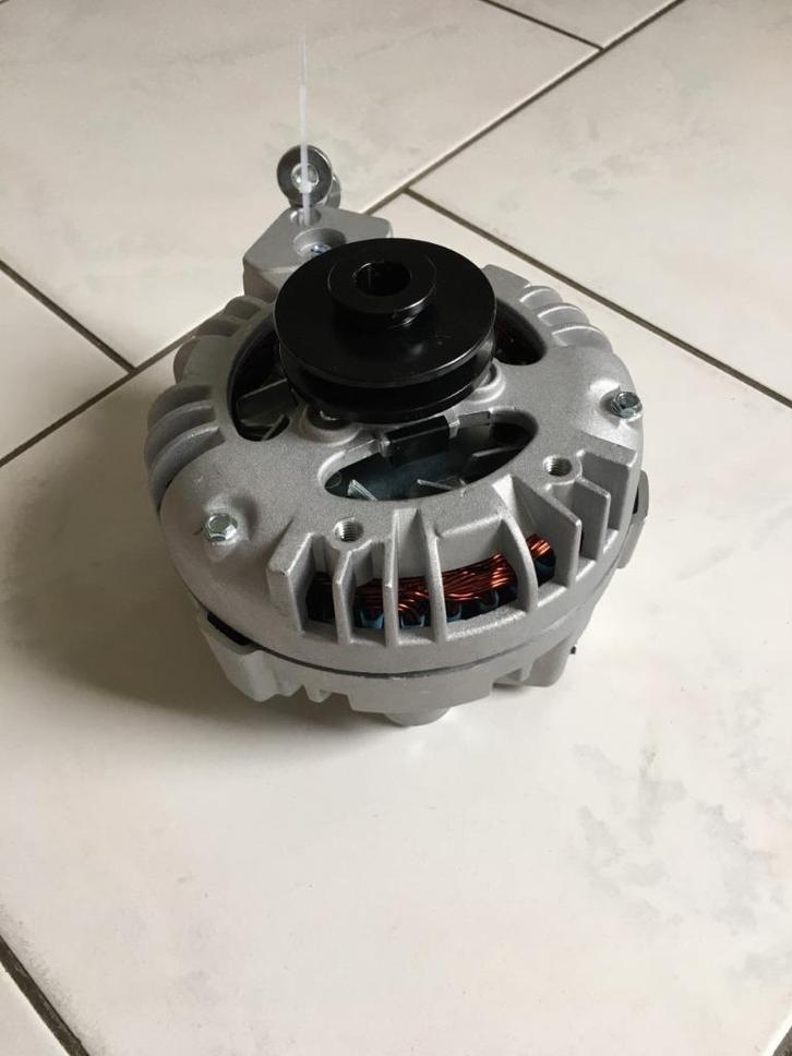 Te koop dynamo 78 amp (nieuw) Dodge w200 d200 b200, Auto diversen, Overige Auto diversen, Ophalen of Verzenden