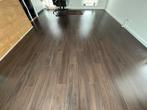 Kliklaminaat +/- 24 m2. Donker bruin hout patroon. Moet weg., Doe-het-zelf en Verbouw, Vloerdelen en Plavuizen, Ophalen, 50 tot 150 cm