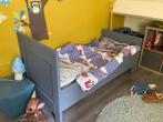 Peuterbed met matras, Kinderen en Baby's, Kinderkamer | Bedden, Ophalen, 70 tot 85 cm, 140 tot 160 cm, Zo goed als nieuw