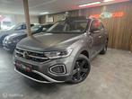 Volkswagen T-Roc 1.5 TSI R-Velgen /Pano /Camera /Beats /Virt, 1258 kg, 4 cilinders, 150 pk, Bedrijf