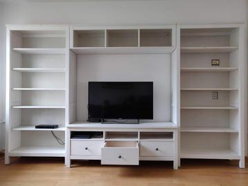 Uitgebreide hemnes kastenwand beschikbaar voor biedingen