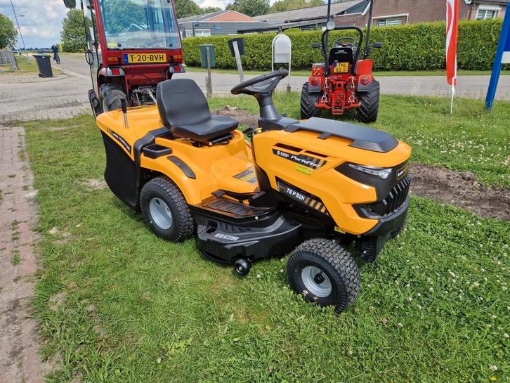 Zitmaaiers/grasmaaiers, Tuin en Terras, Zitmaaiers, Nieuw, Ophalen of Verzenden