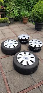 Mondeo 2 winterbanden en 4 stalen velgen, 215 mm, Velg(en), 16 inch, Gebruikt