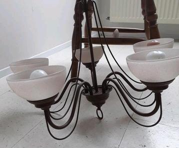 Te koop: Mooie hanglamp, met vijf melkglazen kapjes! beschikbaar voor biedingen
