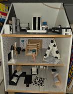 Poppenhuis met heel veel meubels, Ophalen of Verzenden, Poppenhuis
