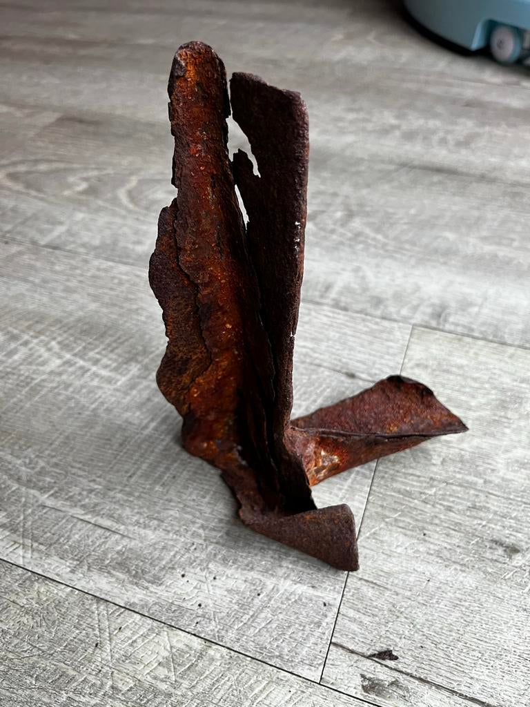 Fragment Tsjechische egel, Utah Beach 1944, Verzamelen, Ophalen of Verzenden, Marine, Overige gebieden, Kunstobject