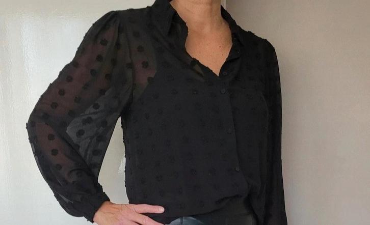 NIEUWSTAAT!! Erg mooie blouse M Zwart, Kleding | Dames, Blouses en Tunieken, Zo goed als nieuw, Maat 36 (S), Zwart, Ophalen of Verzenden