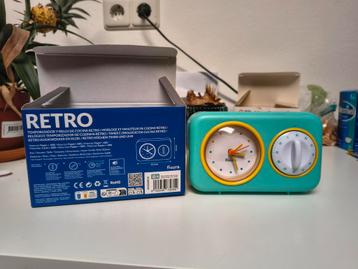 Kitchen timer with clock, colorful retro style beschikbaar voor biedingen