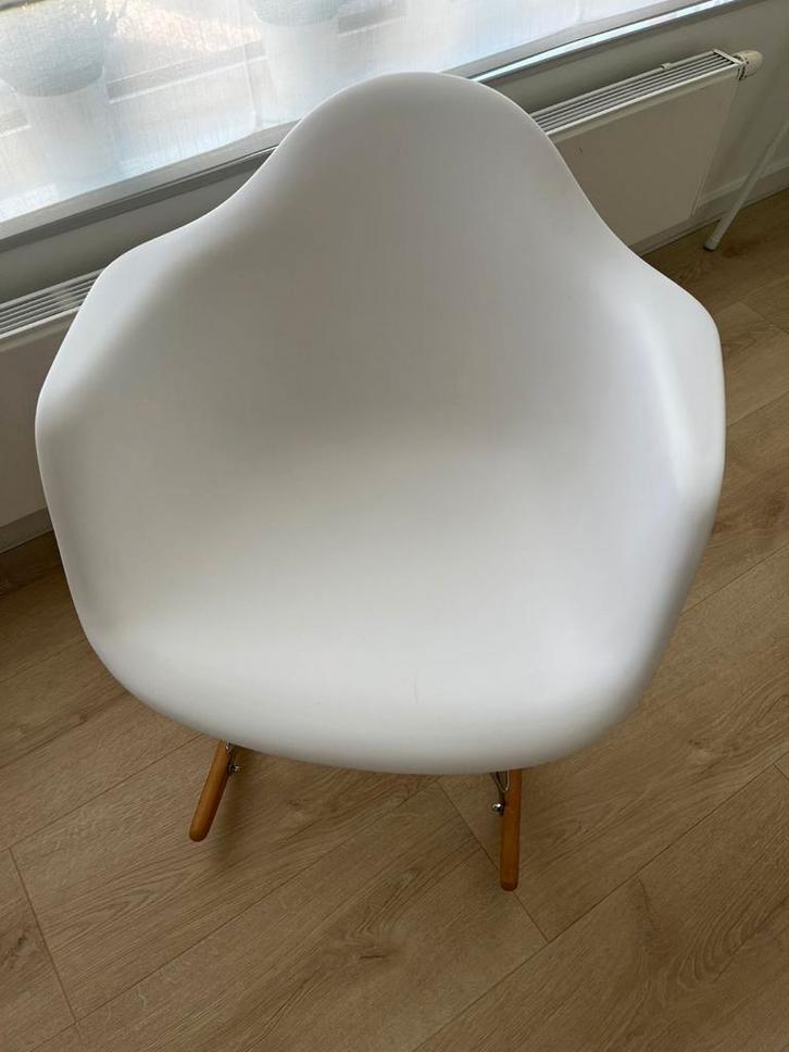 Witte Wipstoel - Stijlvol en Comfortabel, Huis en Inrichting, Fauteuils, Gebruikt, Hout, Kunststof, Metaal, Minder dan 50 cm, Minder dan 75 cm