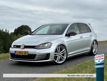 Volkswagen Volkswagen Golf 2.0 TSI GTI performance 320pk! /  beschikbaar voor biedingen