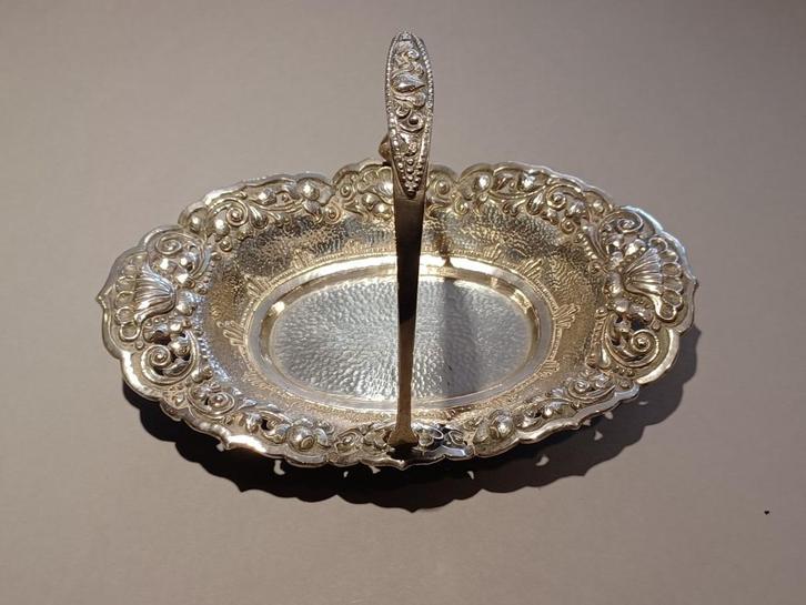 zilveren bonbon schaaltje met beugel Djokja, Antiek en Kunst, Antiek | Goud en Zilver, Zilver, Ophalen of Verzenden