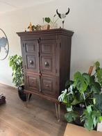 Robuste kast met gouden pootjes, Huis en Inrichting, Ophalen of Verzenden, Zo goed als nieuw, 25 tot 50 cm, 50 tot 100 cm