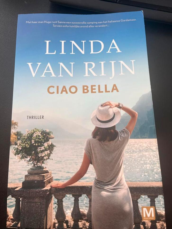 Ciao Bella - Linda van Rijn, Boeken, Thrillers, Zo goed als nieuw, Nederland, Ophalen of Verzenden