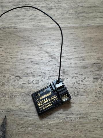 Airtronics (by Sanwa) 92744 ontvanger beschikbaar voor biedingen