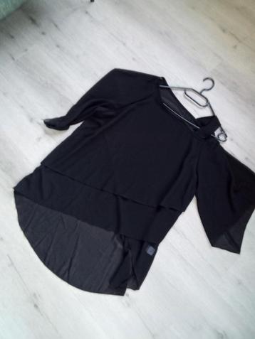 Zwarte set - top en broek beschikbaar voor biedingen