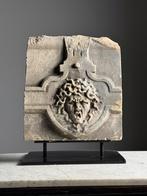 Carved stone fragment Medusa 18e eeuw, Ophalen, Zo goed als nieuw