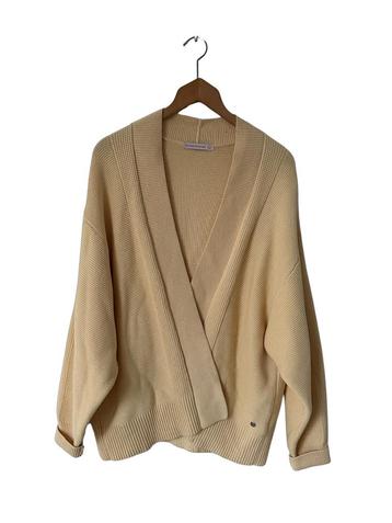Studio Anneloes vest L beschikbaar voor biedingen