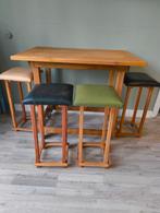 Verrijdbare bartafel met krukken, Ophalen, Zo goed als nieuw, Inclusief barstoelen