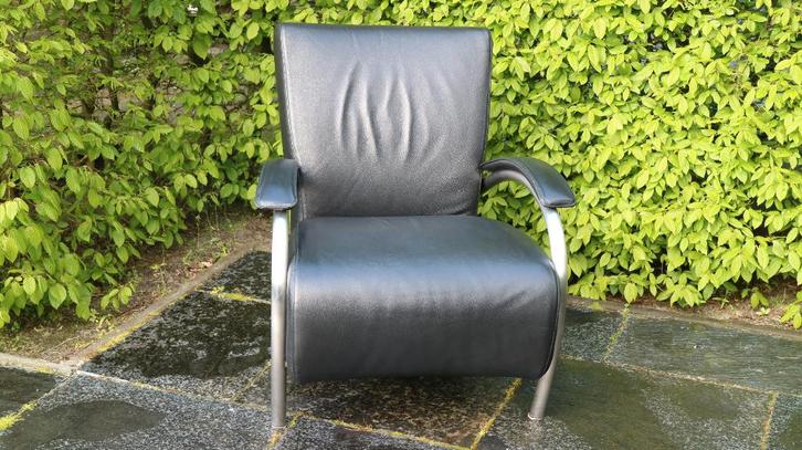 Molinari Accademia zwart leren fauteuil., Huis en Inrichting, Fauteuils, Gebruikt, Leer, 50 tot 75 cm, 75 tot 100 cm, Ophalen of Verzenden