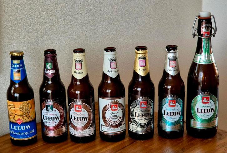 7 hele oude lege flessen EN 1 volle fles LEEUW BIER, Verzamelen, Biermerken, Zo goed als nieuw, Flesje(s), Overige merken, Ophalen of Verzenden