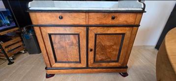 Prachtige commode in Franse eik met marmer blad.  beschikbaar voor biedingen