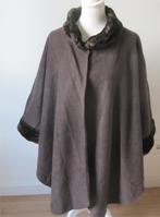 Poncho, cape van fleece met rand van faux fur, Kleding | Dames, Ophalen of Verzenden, Zo goed als nieuw, Maat 42/44 (L), Bruin