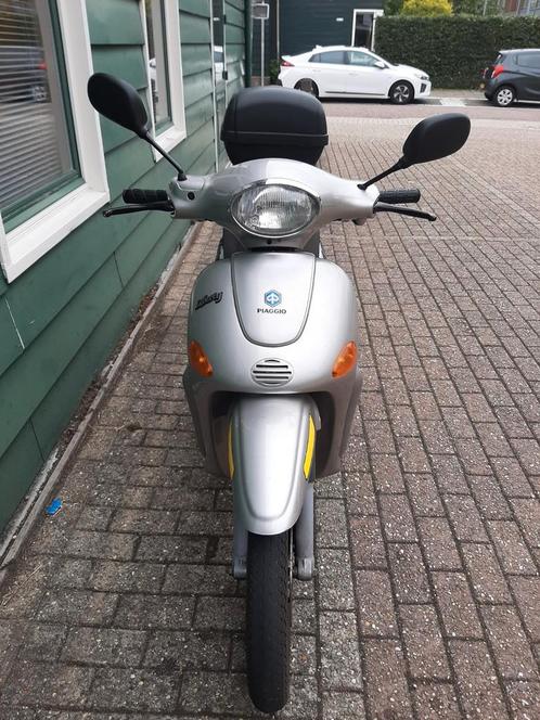 Piaggio liberty, Fietsen en Brommers, Scooters | Piaggio, Zo goed als nieuw, Overige modellen, Ophalen of Verzenden