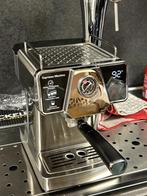 Koffiezet apparaat / espressomachine met melkschuimer, Espresso apparaat, Ophalen of Verzenden, Zo goed als nieuw, Afneembaar waterreservoir