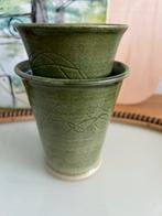 Aardewerk Handvorm Bekers / Mokken Groen Gesigneerd, Antiek en Kunst, Ophalen of Verzenden