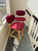Bar stools wood with red fabric, Huis en Inrichting, Barkrukken, Ophalen, Met voetsteun, 60 tot 90 cm, Zo goed als nieuw