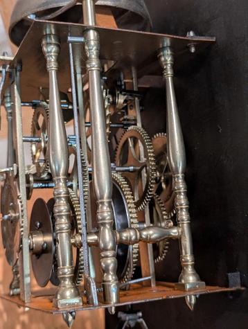 Antiek uurwerk €35. beschikbaar voor biedingen