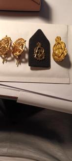 4 Diverse militaire emblemen, Ophalen of Verzenden, Marine, Nederland, Embleem of Badge