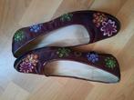 Bruine schoenen met Bloemen - Maat 39, Schoenen met lage hakken, Bruin, Ophalen of Verzenden, Gedragen