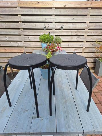 Ikea krukje Fritiof zwart stapelbaar 2 stuks. beschikbaar voor biedingen