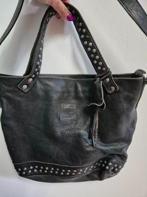 Tas44 - Zwarte leren Legend schoudertas (1), Sieraden, Tassen en Uiterlijk, Tassen | Schoudertassen, Zo goed als nieuw, Zwart